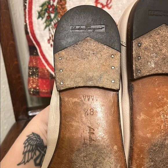 Vintage Salvatore Ferragamo 4A Narrow Beige Women's Loafers - Picture 9 of 12